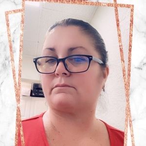 Meet your Posher, Delia